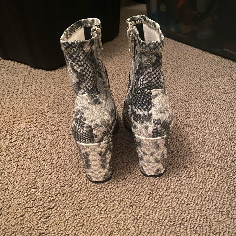 Steve Madden Editor Bootie Size 7 - image 4